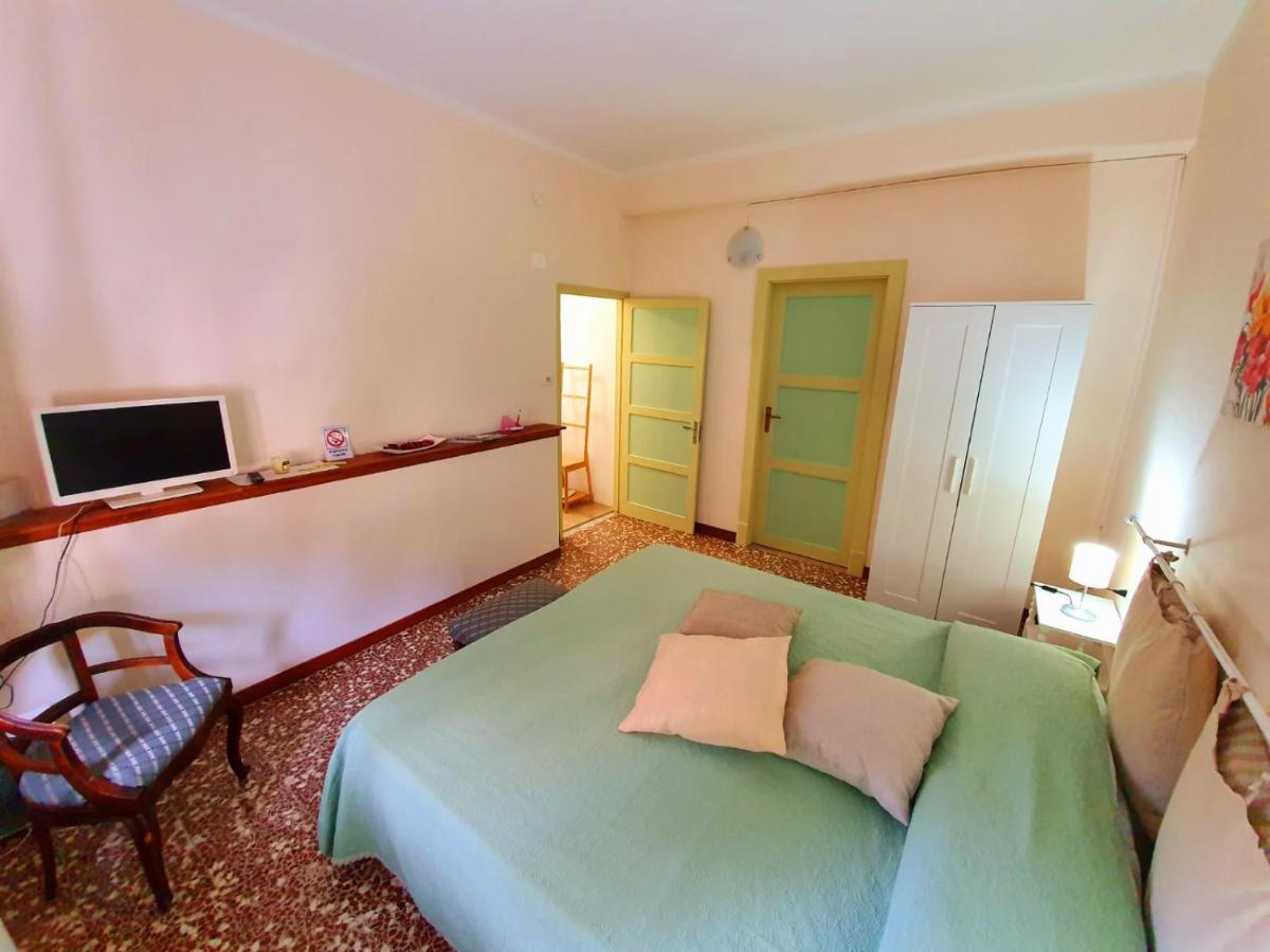 Bed and Breakfast Il Girasole ...At Andorus' House à Erli Extérieur photo
